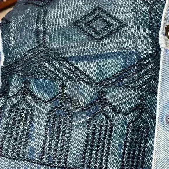 Levi’s denim trucker jacket with black overlay - Picture 6 of 6
